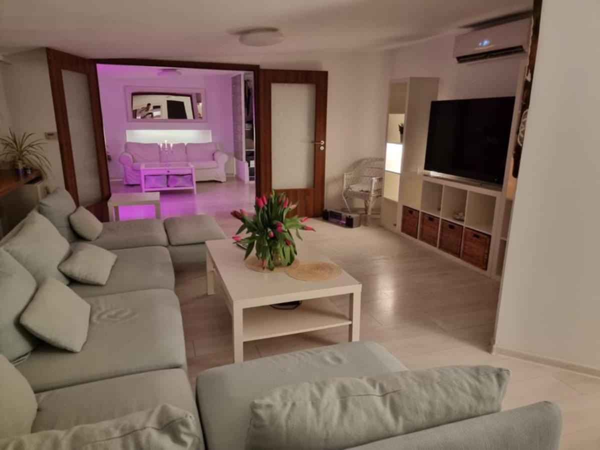 Apartment Imperial 110 M2, 4 Rooms, Old Town, 300m Wawel